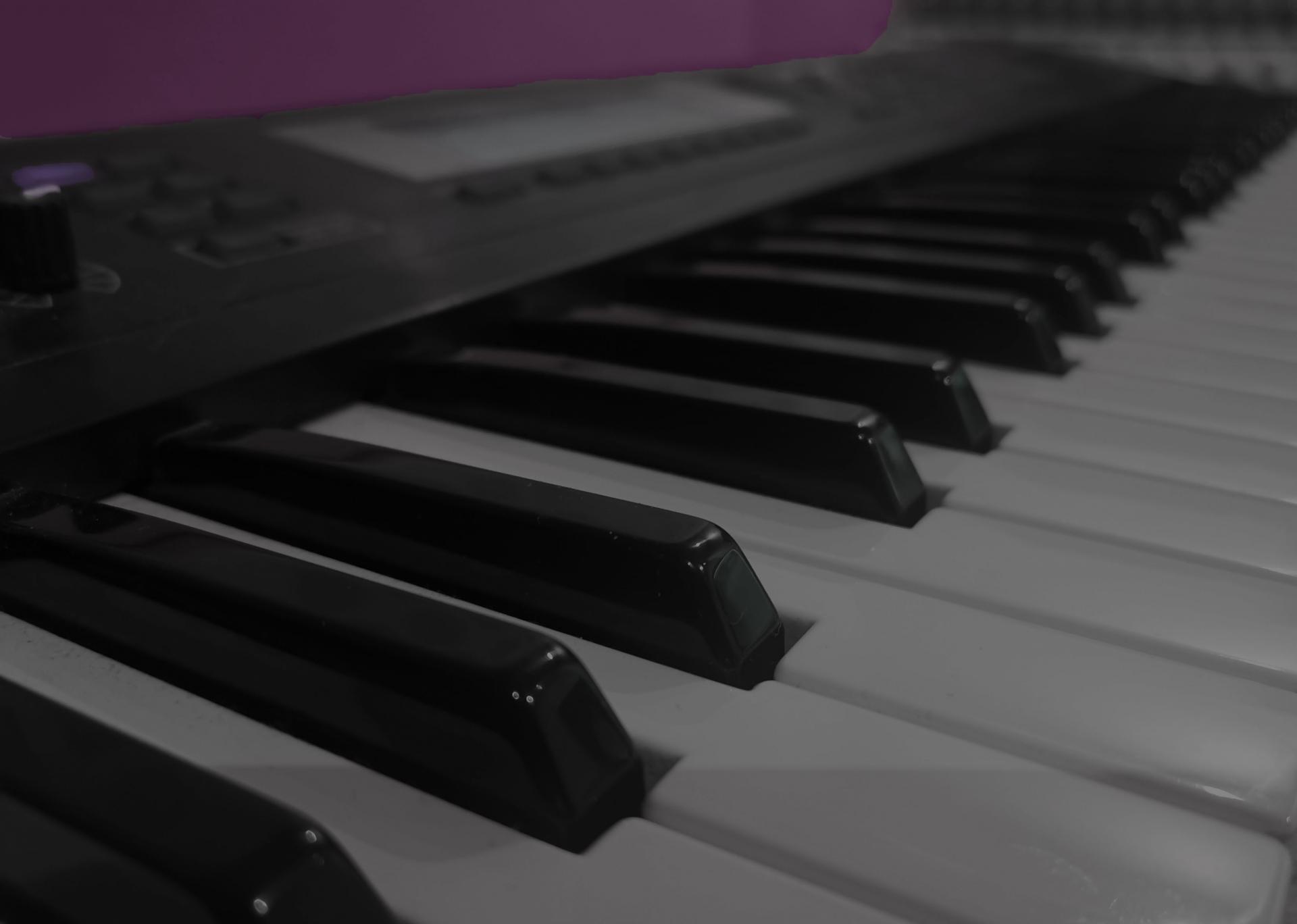 Piano page 2 satur